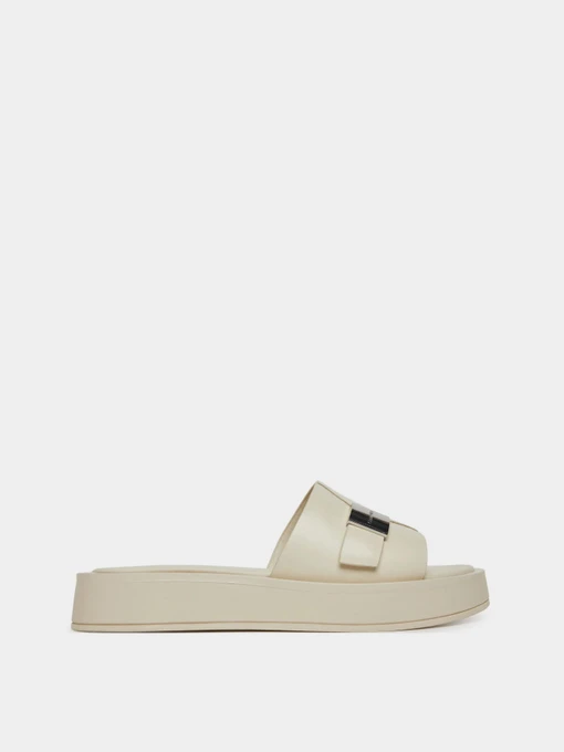 Шльопанці Calvin Klein модель HW0HW02368-AEO Фото