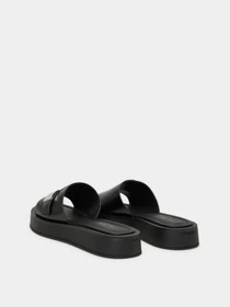 Шльопанці Calvin Klein модель HW0HW02368-BEH Фото