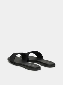 Шльопанці Calvin Klein модель HW0HW02378-BEH Фото