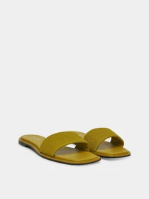 Шльопанці Calvin Klein модель HW0HW02378-M1E Фото