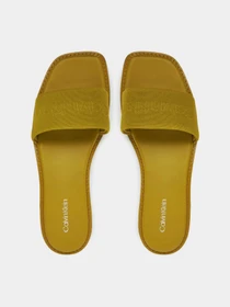 Шльопанці Calvin Klein модель HW0HW02378-M1E Фото