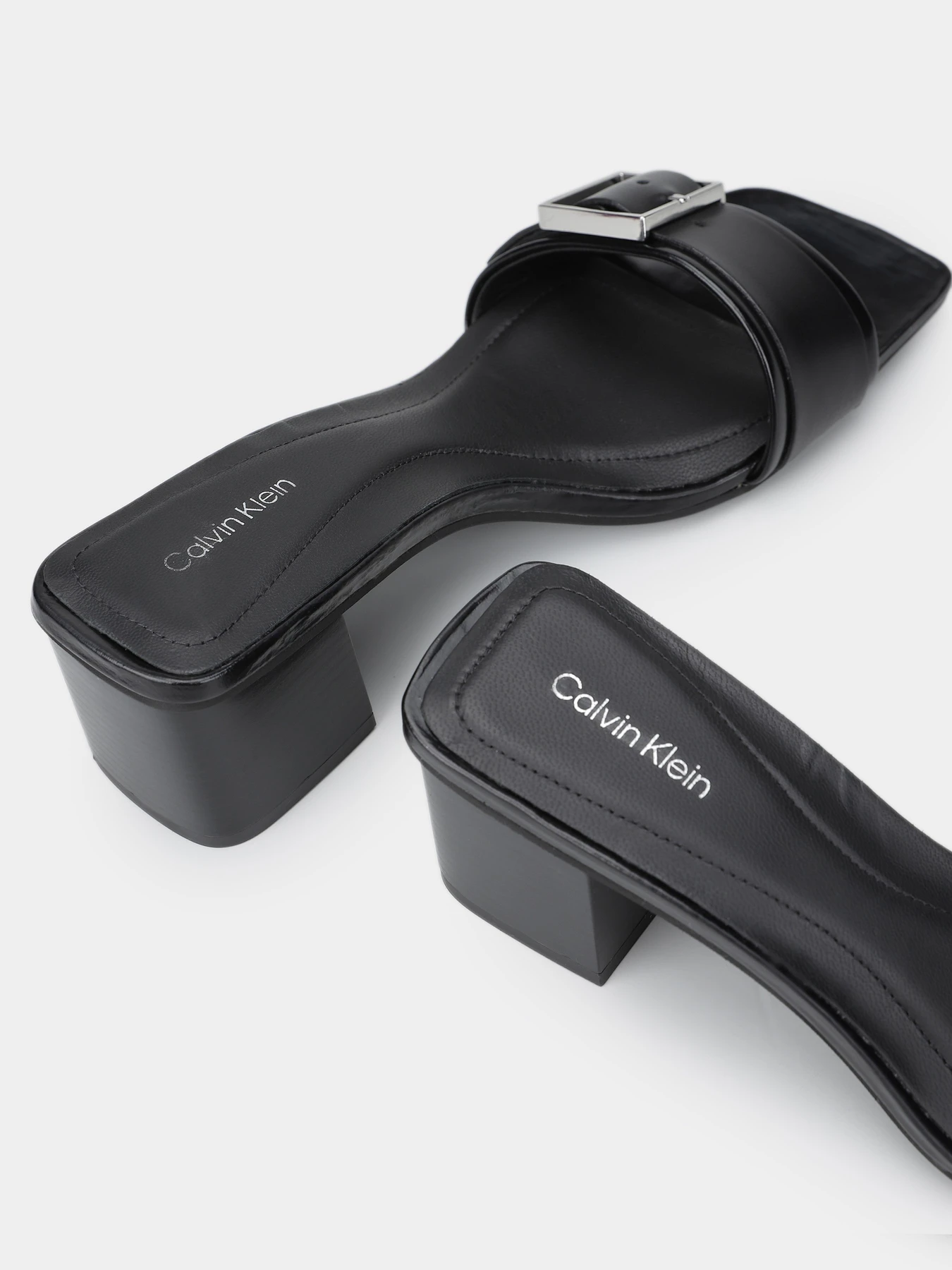 Шльопанці Calvin Klein модель HW0HW02478-BEH Шльопанці Calvin Klein модель HW0HW02478-BEH Фото