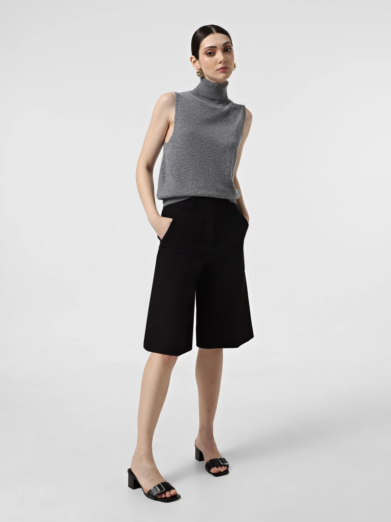 Шльопанці Calvin Klein модель HW0HW02478-BEH Шльопанці Calvin Klein модель HW0HW02478-BEH Фото