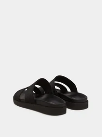 Шльопанці Calvin Klein модель HW0HW02486-BEH Фото
