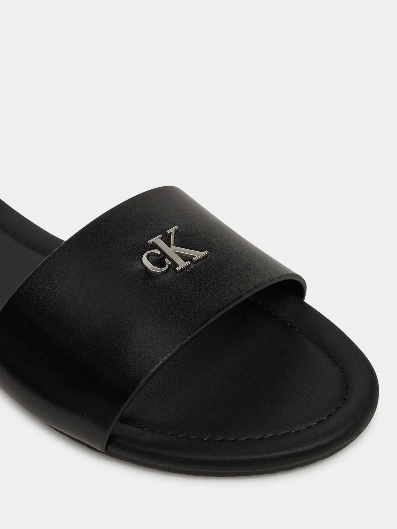 Шльопанці Calvin Klein модель YW0YW01697-0GJ Шльопанці Calvin Klein модель YW0YW01697-0GJ Фото