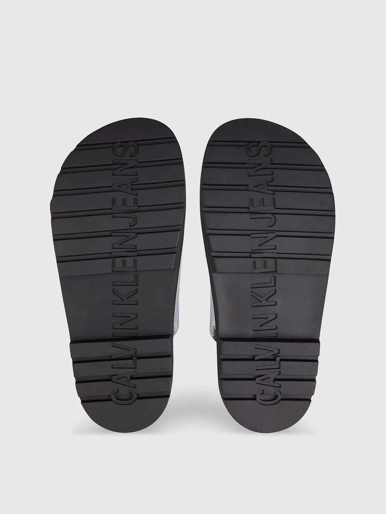 Шлёпанцы Calvin Klein модель YW0YW00148-0GU Шлёпанцы Calvin Klein модель YW0YW00148-0GU Фото