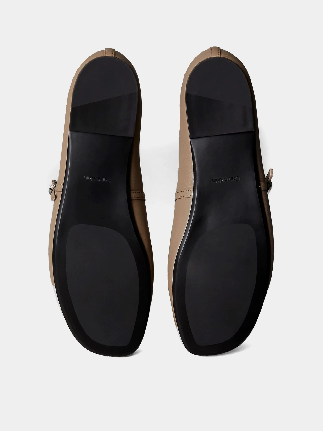 Туфли и лоферы Calvin Klein OBLIQUE BALLERINA MJ LTH HDW модель HW0HW02847-PBO Фото