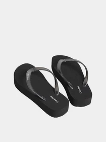 Шлёпанцы Calvin Klein FLATFORM FLIP FLOP MET TPU модель HW0HW03120-0GJ Фото