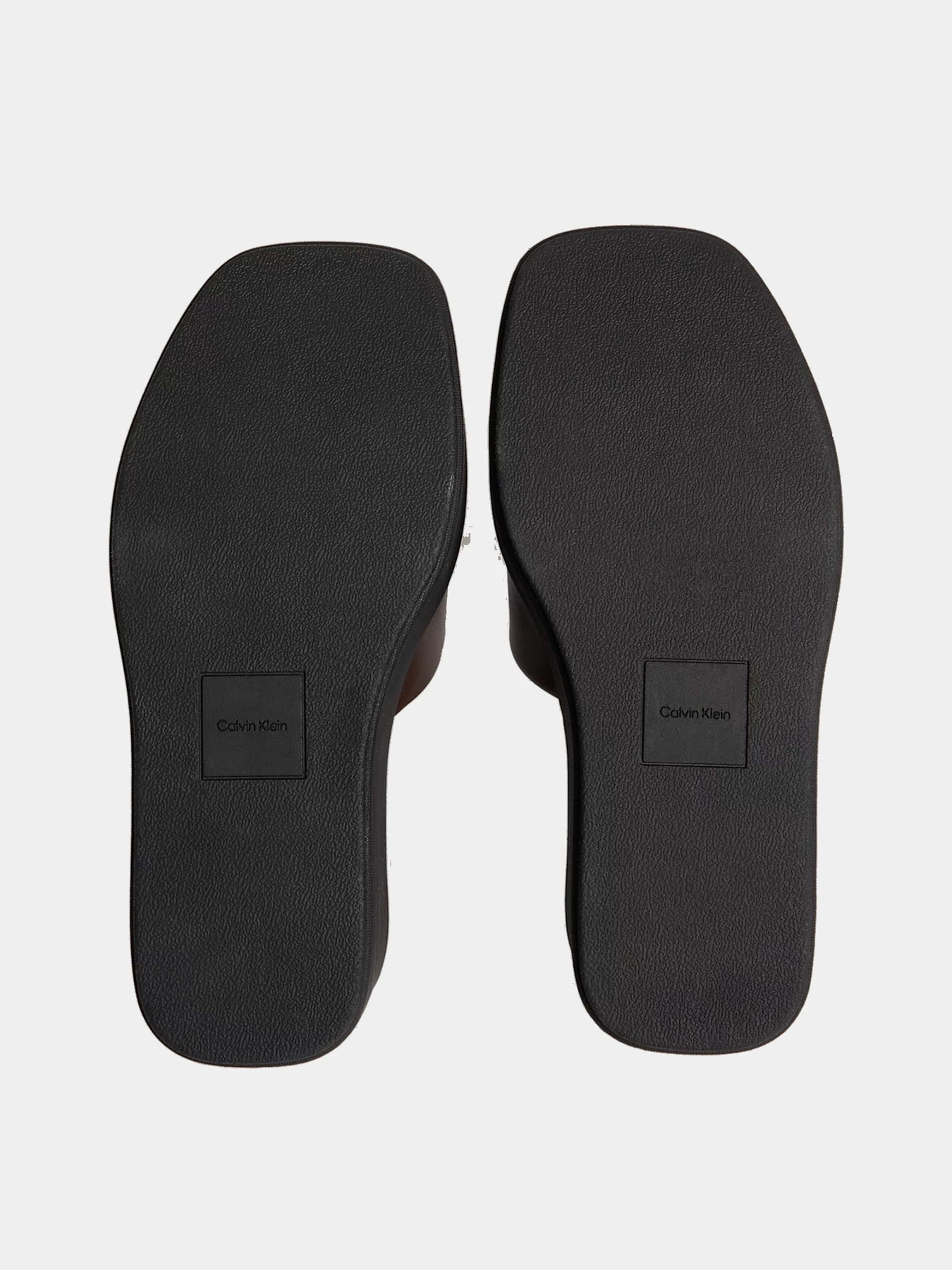 Шлёпанцы Calvin Klein WEDGE 70 SNDL MULE LTH модель HW0HW02881-0HN Шлёпанцы Calvin Klein WEDGE 70 SNDL MULE LTH модель HW0HW02881-0HN Фото