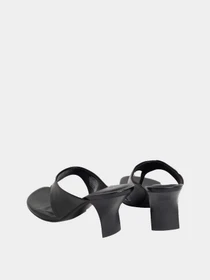 Шлёпанцы Calvin Klein SCULPT KITT HEEL SNDL THONG LT модель HW0HW02920-0GJ Фото