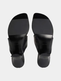 Шлёпанцы Calvin Klein SCULPT KITT HEEL SNDL THONG LT модель HW0HW02920-0GJ Фото