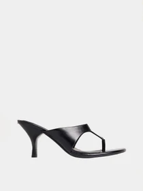 Шлёпанцы Calvin Klein SCULPT KITT HEEL SNDL THONG LT модель HW0HW02920-0GJ Фото