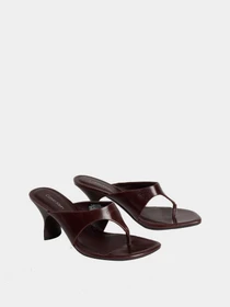 Шльопанці Calvin Klein SCULPT KITT HEEL SNDL THONG LT модель HW0HW02920-VH2 Фото