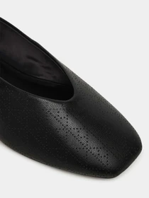Туфли и лоферы Calvin Klein SQUARE BALLERINA AOP LTH модель HW0HW02936-0GT Фото