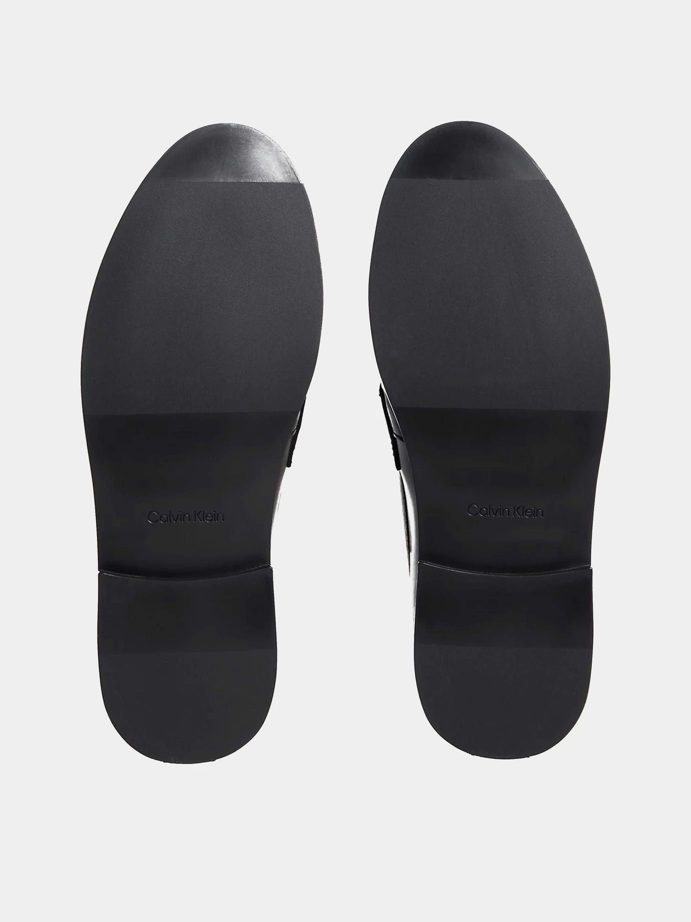 Туфли и лоферы Calvin Klein ROUND LOAFER LTH HDW модель HW0HW03031-0GJ Туфли и лоферы Calvin Klein ROUND LOAFER LTH HDW модель HW0HW03031-0GJ Фото