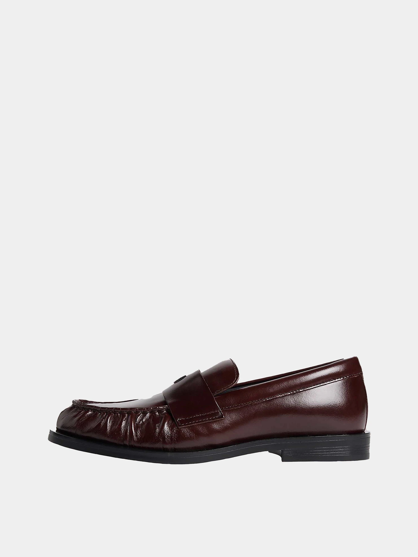 Туфли и лоферы Calvin Klein ROUND LOAFER LTH HDW модель HW0HW03031-VH2 Туфли и лоферы Calvin Klein ROUND LOAFER LTH HDW модель HW0HW03031-VH2 Фото
