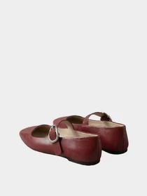 Туфли и лоферы Calvin Klein SQUARED BALLERINA MJ LTH HDW модель HW0HW03037-XB8 Фото