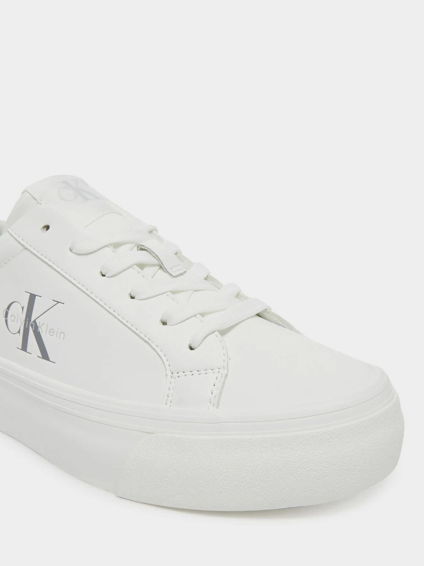 Кеды Calvin Klein VULC FLATF LTH SILVER LOGO TAG модель YW0YW01877-02R Фото