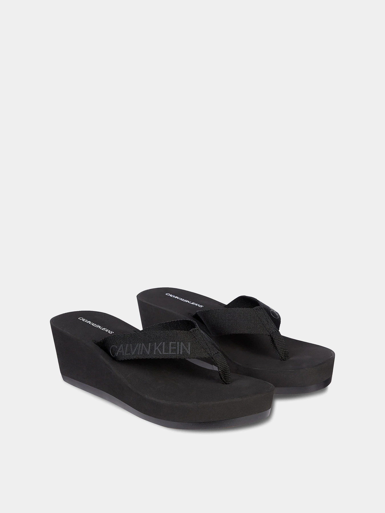 Шлёпанцы Calvin Klein модель YW0YW00132-BDS Шлёпанцы Calvin Klein модель YW0YW00132-BDS Фото
