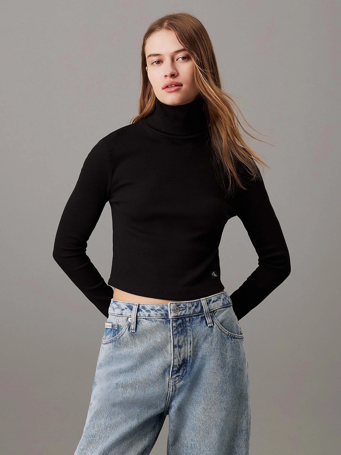 Светри та кардигани Calvin Klein Jeans модель J20J224196-BEH Светри та кардигани Calvin Klein Jeans модель J20J224196-BEH Фото
