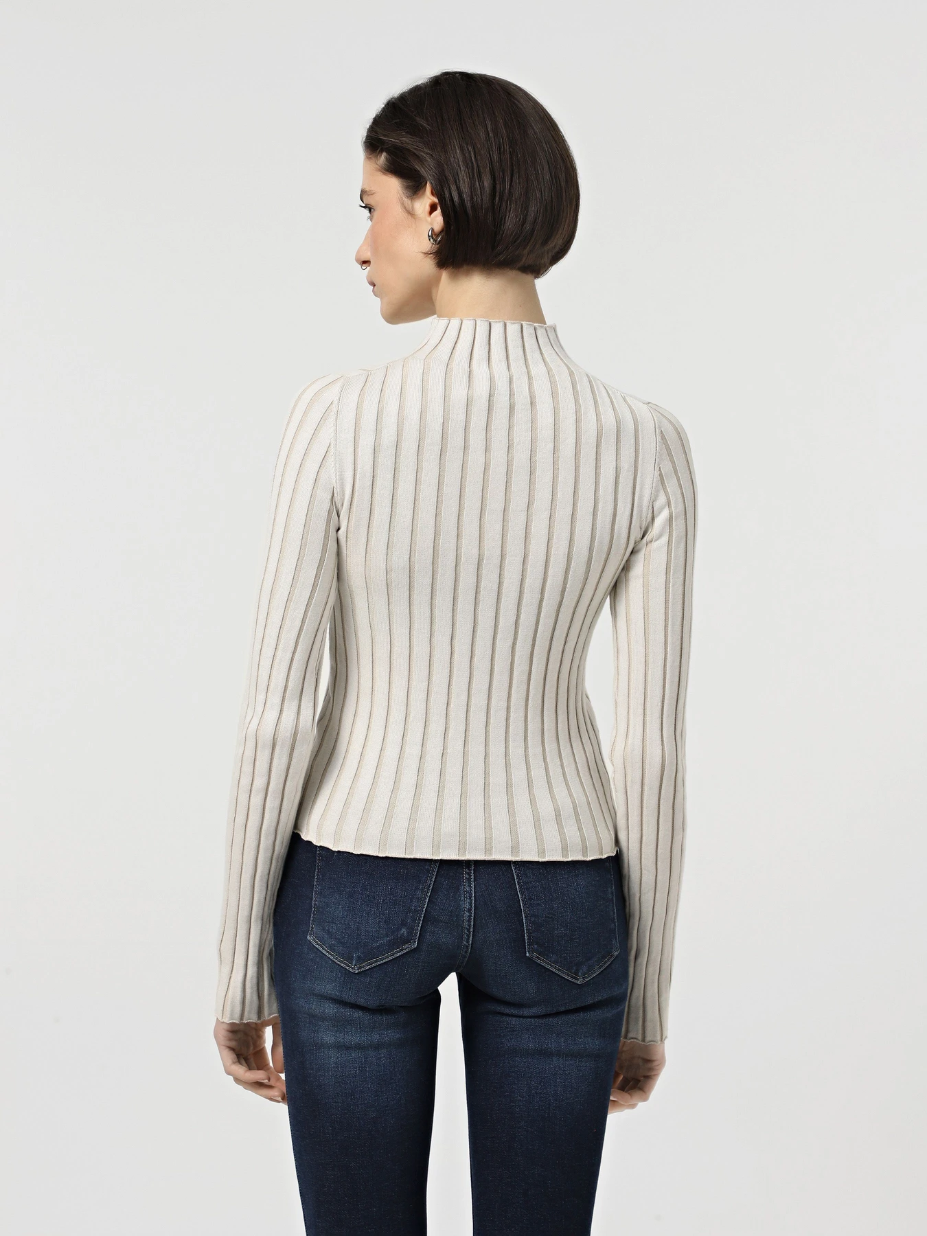 Светри та кардигани Calvin Klein Jeans модель J20J224219-YBI Фото