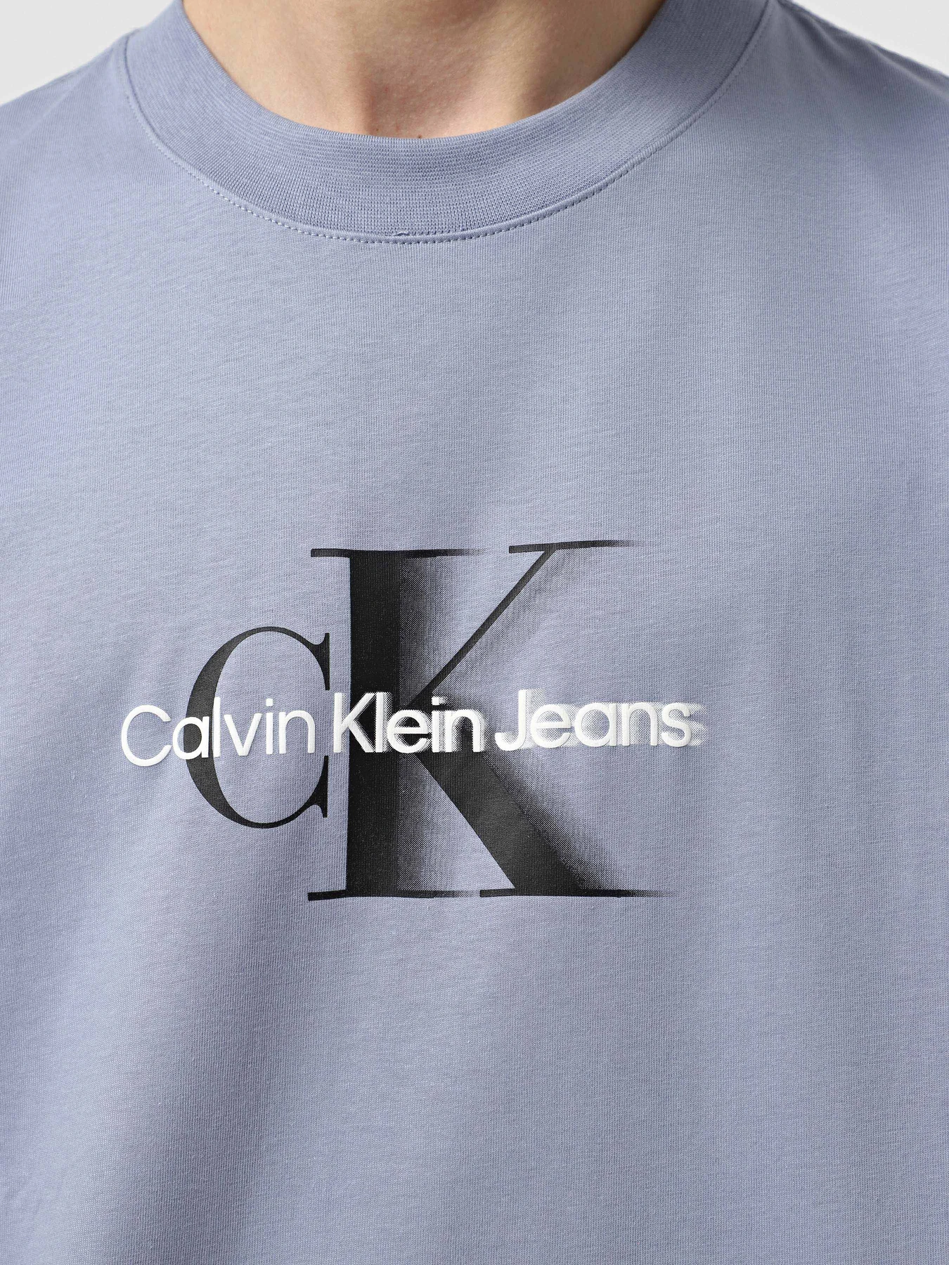 Футболки и поло Calvin Klein Jeans модель J30J327471-CKG Футболки и поло Calvin Klein Jeans модель J30J327471-CKG Фото