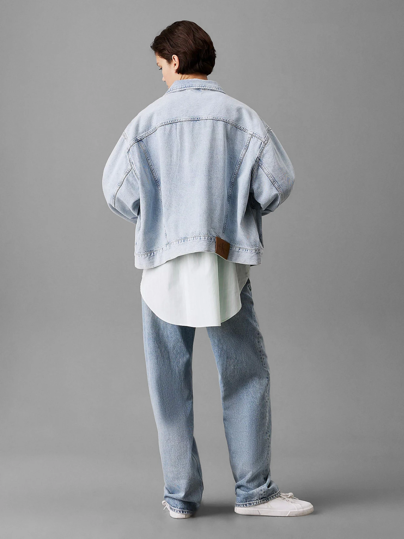 Куртки и дубленки Calvin Klein Jeans модель J20J225186-1AA Куртки и дубленки Calvin Klein Jeans модель J20J225186-1AA Фото