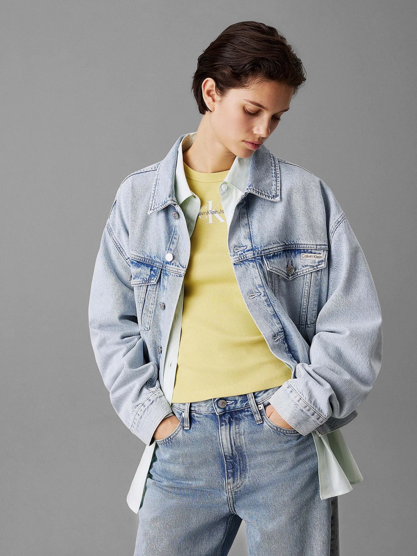 Куртки и дубленки Calvin Klein Jeans модель J20J225186-1AA Куртки и дубленки Calvin Klein Jeans модель J20J225186-1AA Фото