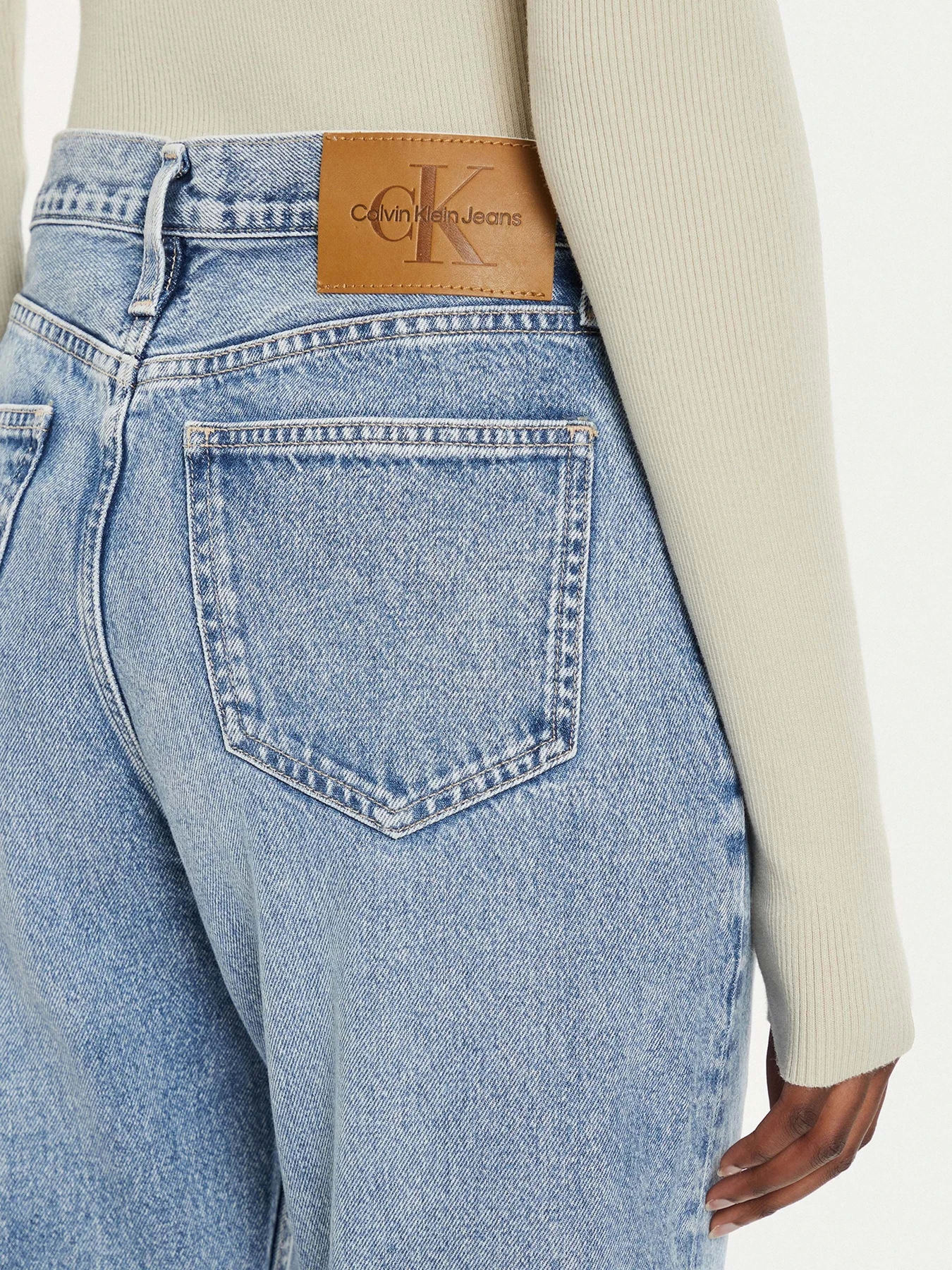 Джинсы Calvin Klein Jeans модель J20J224007-1A4 Джинсы Calvin Klein Jeans модель J20J224007-1A4 Фото