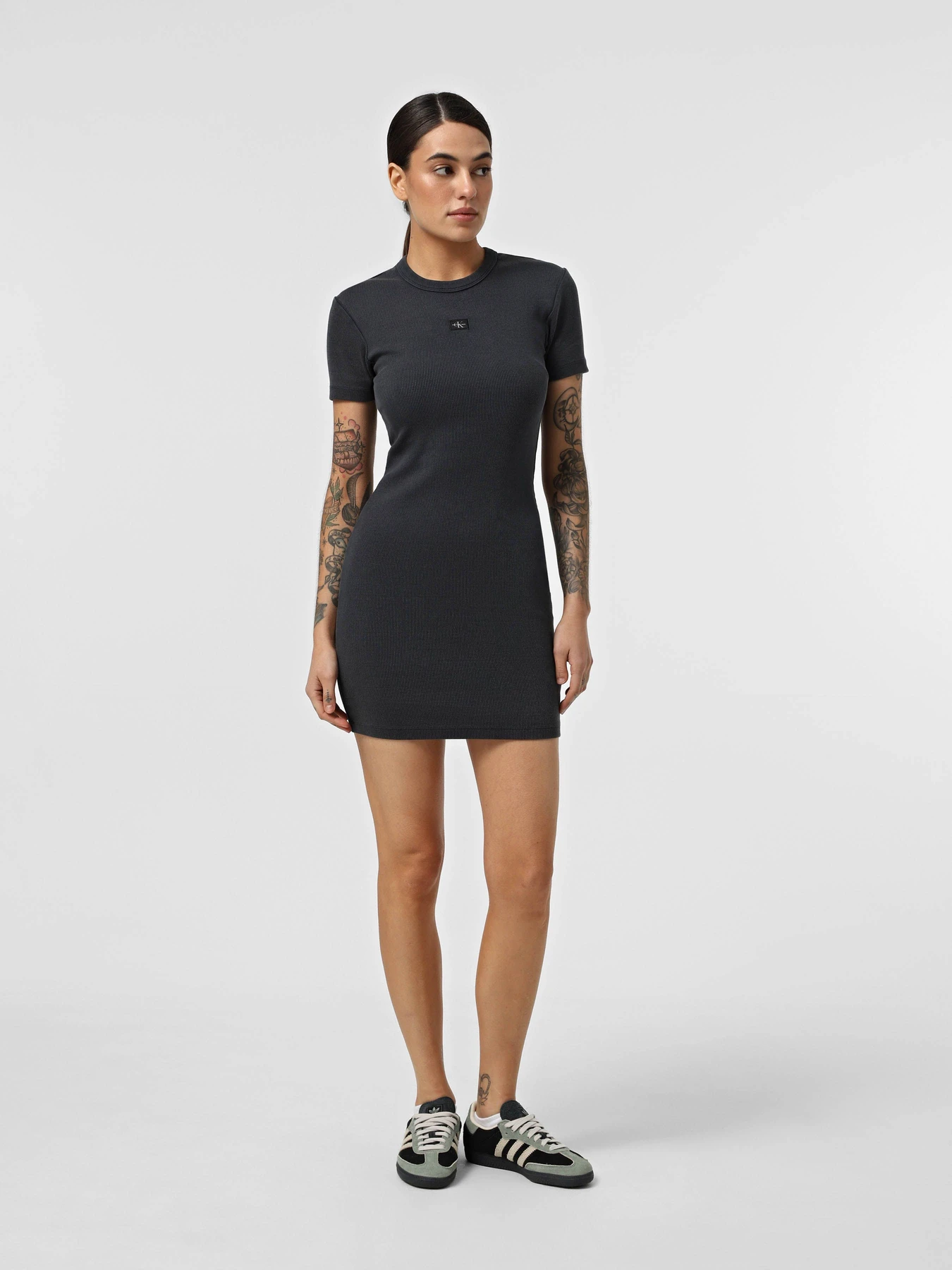 Платья Calvin Klein Jeans модель J20J225265-PT2 Платья Calvin Klein Jeans модель J20J225265-PT2 Фото