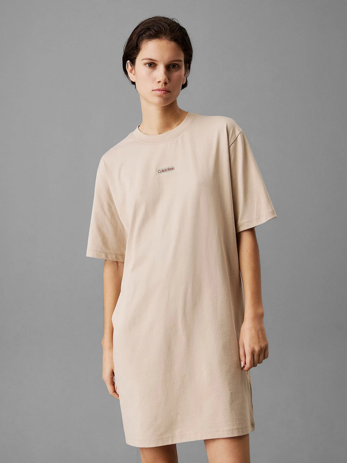 Платья Calvin Klein Jeans модель J20J225289-PF0 Платья Calvin Klein Jeans модель J20J225289-PF0 Фото