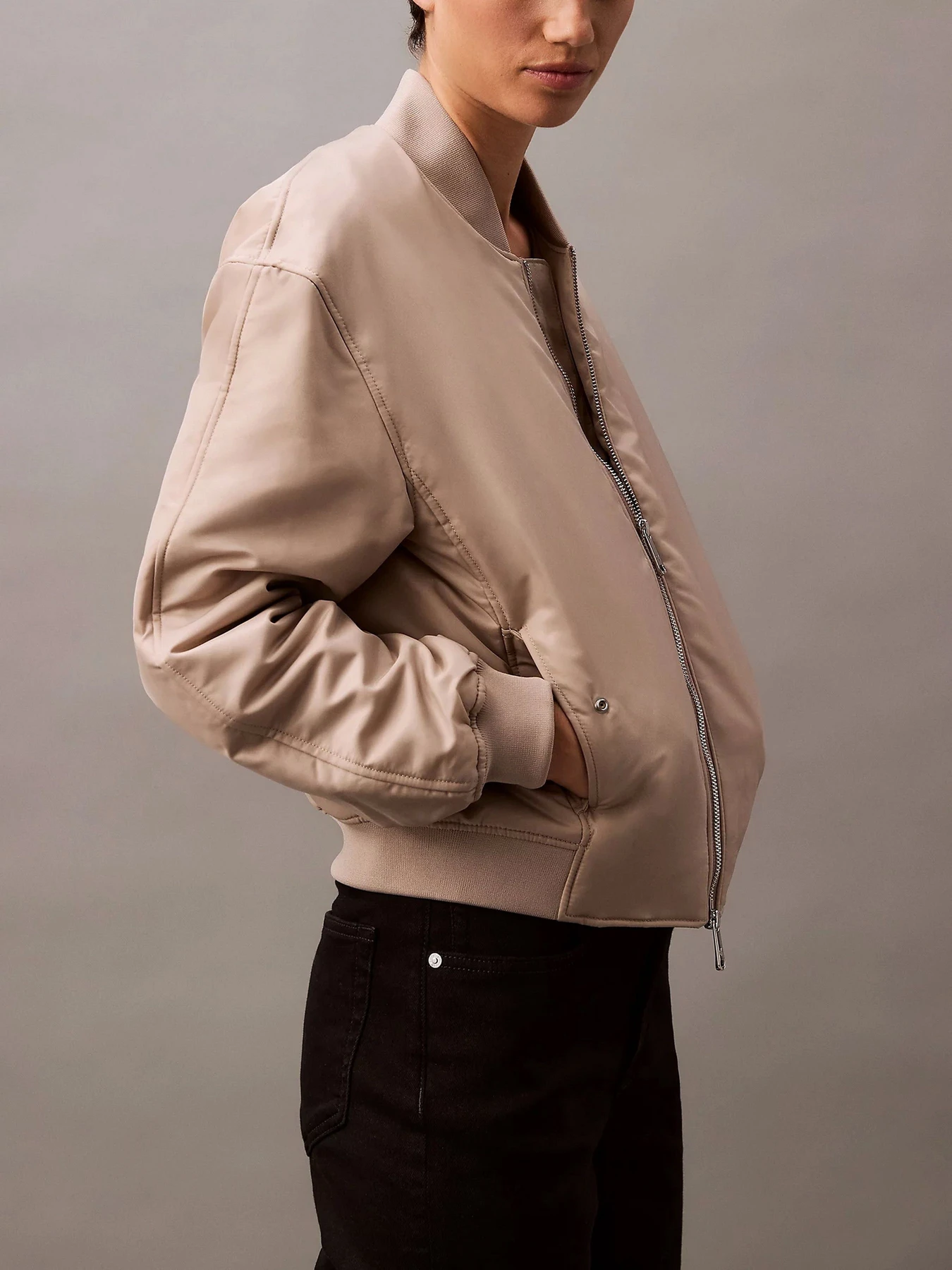 Куртки та дублянки Calvin Klein Jeans Ls Filled Nylon модель 00040WL591-PCF Куртки та дублянки Calvin Klein Jeans Ls Filled Nylon модель 00040WL591-PCF Фото