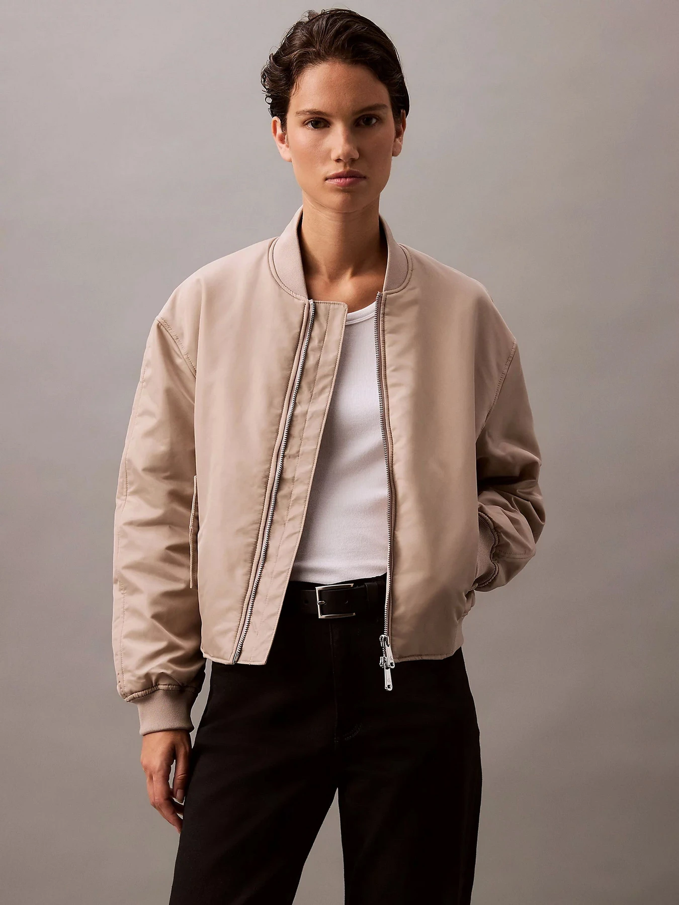 Куртки та дублянки Calvin Klein Jeans Ls Filled Nylon модель 00040WL591-PCF Куртки та дублянки Calvin Klein Jeans Ls Filled Nylon модель 00040WL591-PCF Фото