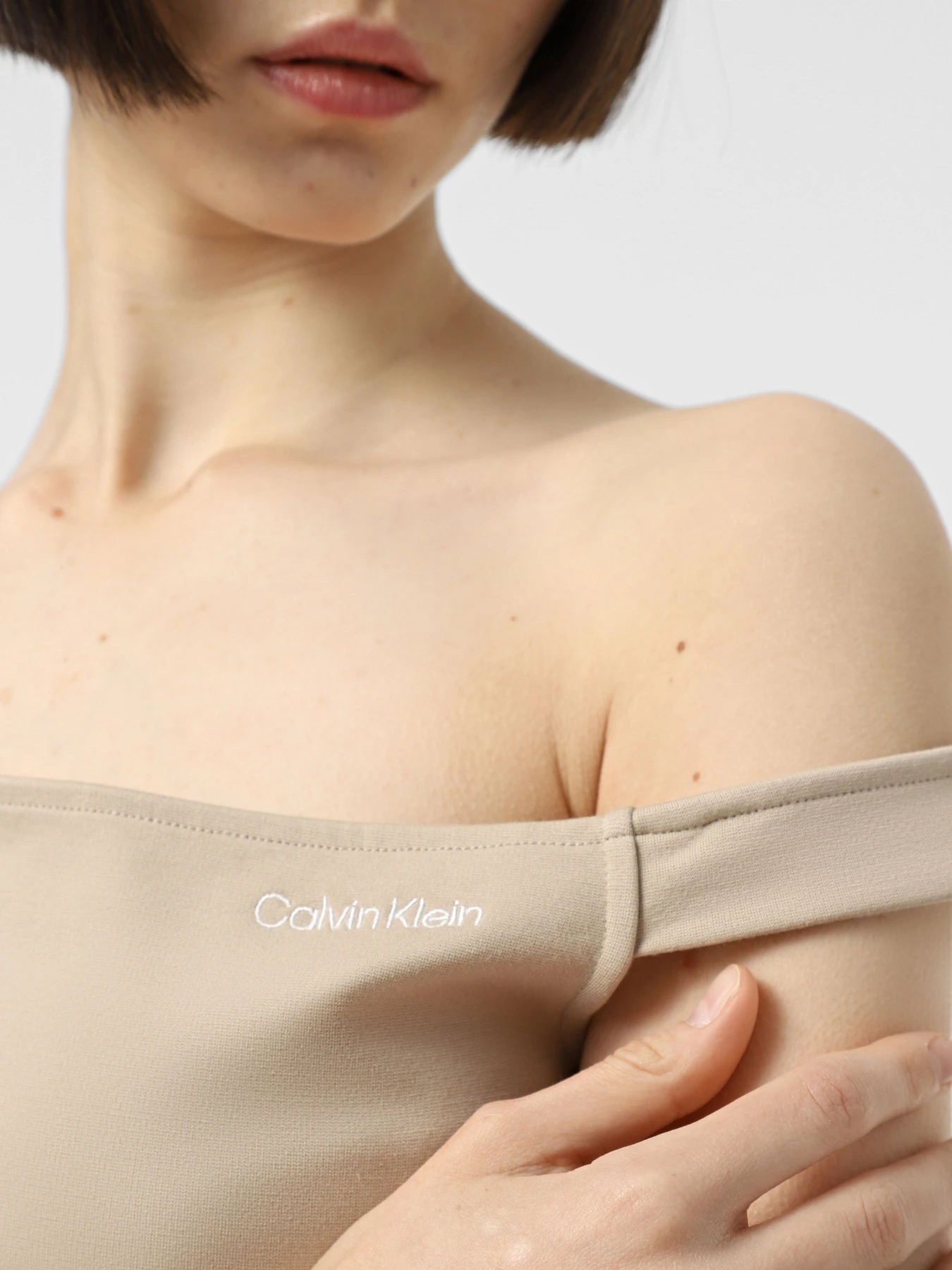 Футболки и поло Calvin Klein Jeans модель J20J225542-PF0 Футболки и поло Calvin Klein Jeans модель J20J225542-PF0 Фото