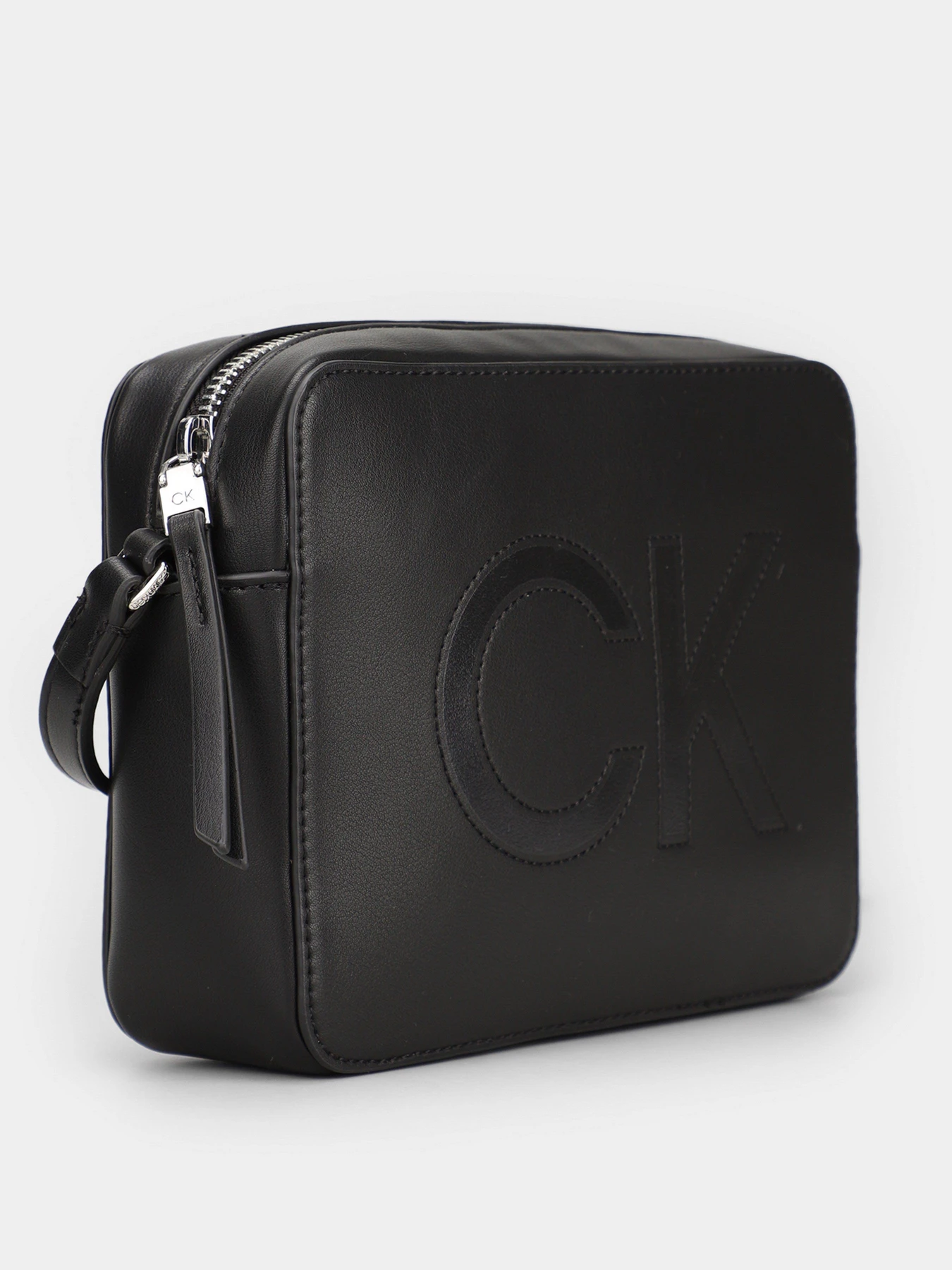 Сумки Calvin Klein модель K60K608894_BAX Сумки Calvin Klein модель K60K608894_BAX Фото