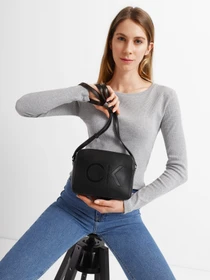 Сумки Calvin Klein модель K60K608894_BAX Фото