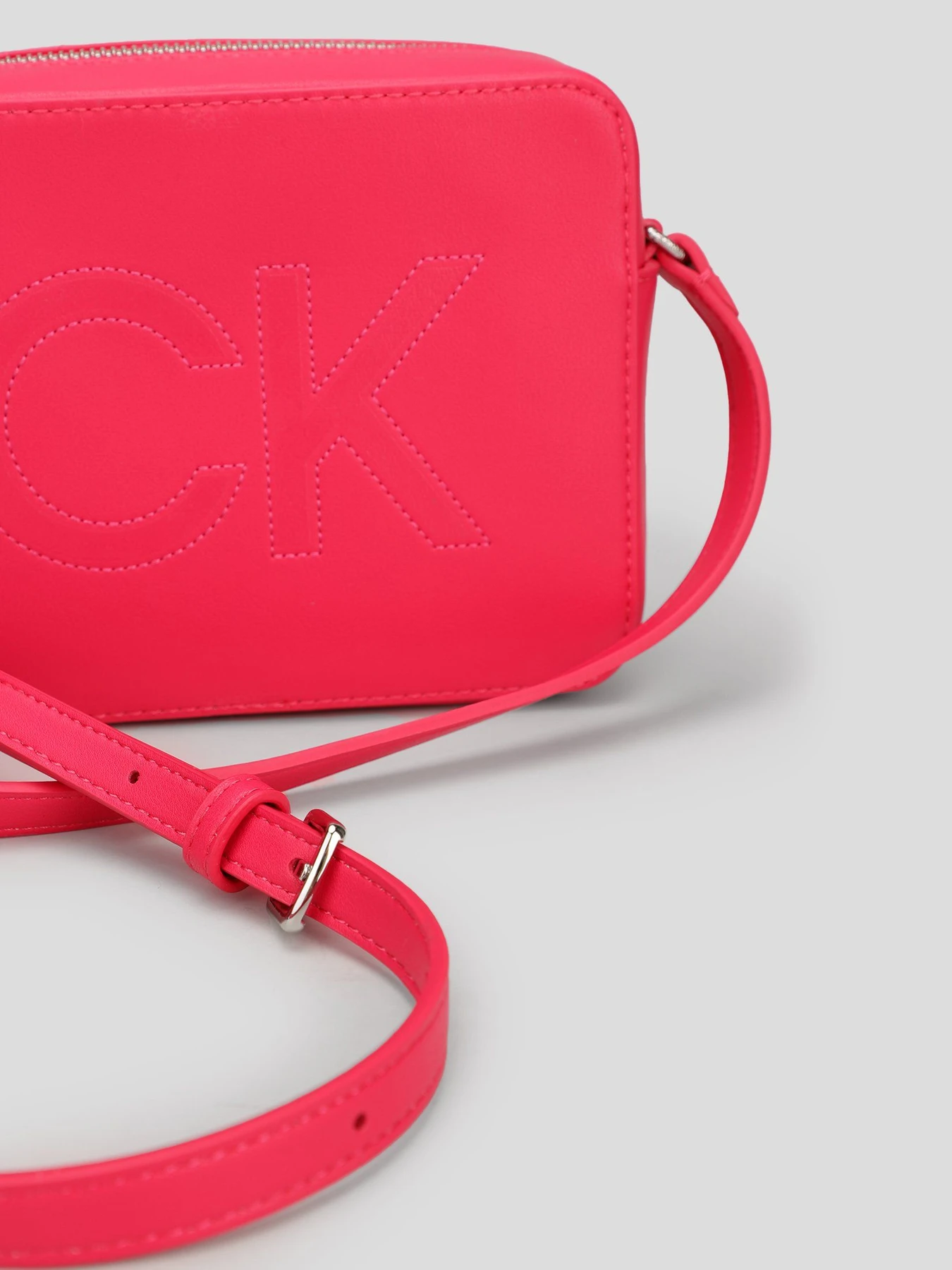 Сумки Calvin Klein модель K60K608894_XCB Сумки Calvin Klein модель K60K608894_XCB Фото