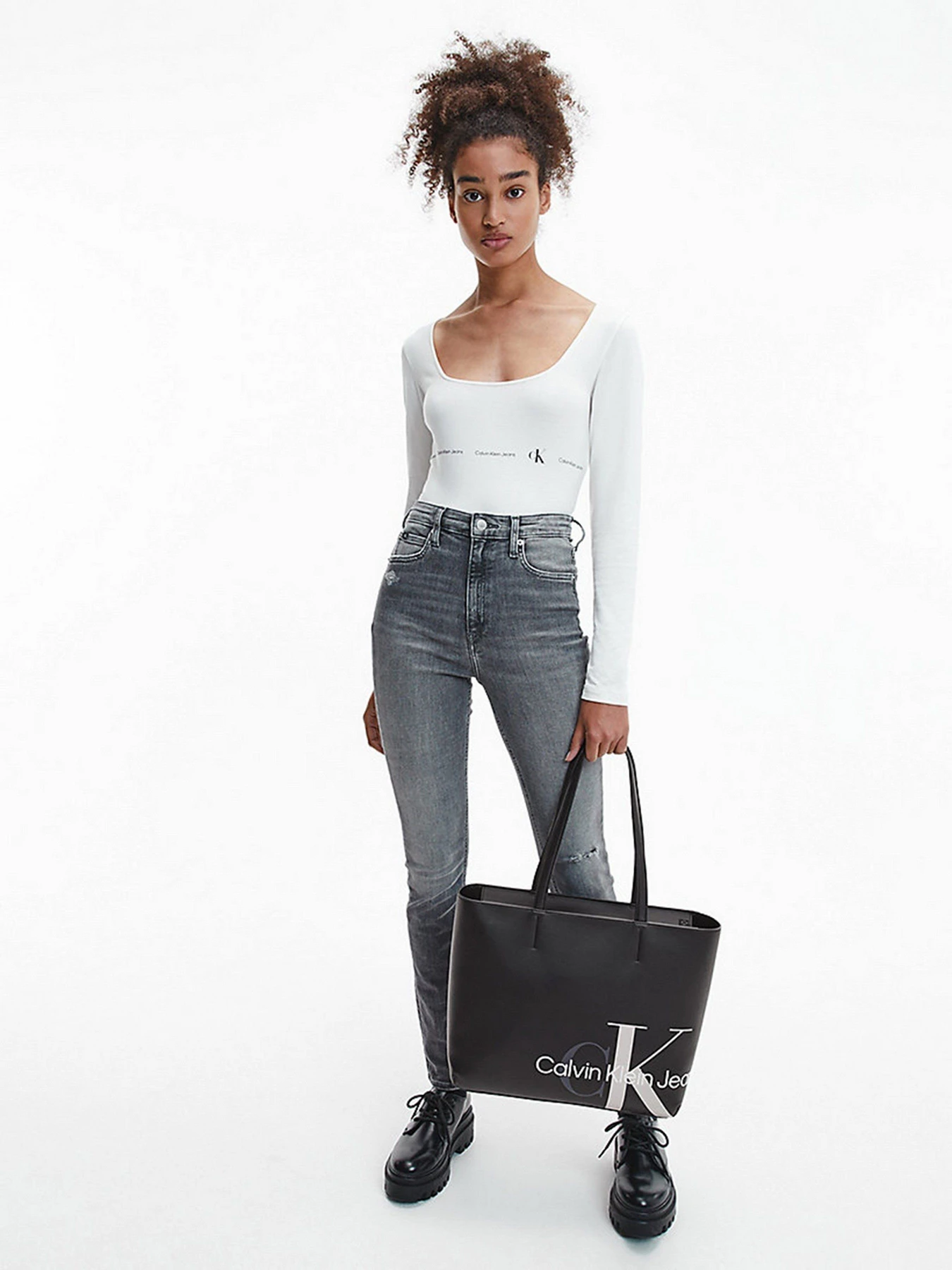 Сумки Calvin Klein Sculpted Mono Shopper модель K60K608928_BDS Сумки Calvin Klein Sculpted Mono Shopper модель K60K608928_BDS Фото
