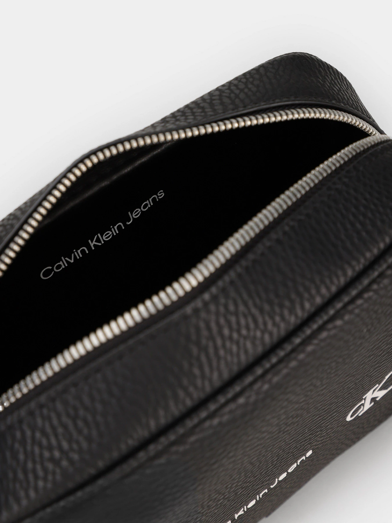 Сумки Calvin Klein модель K60K608939_BDS Сумки Calvin Klein модель K60K608939_BDS Фото