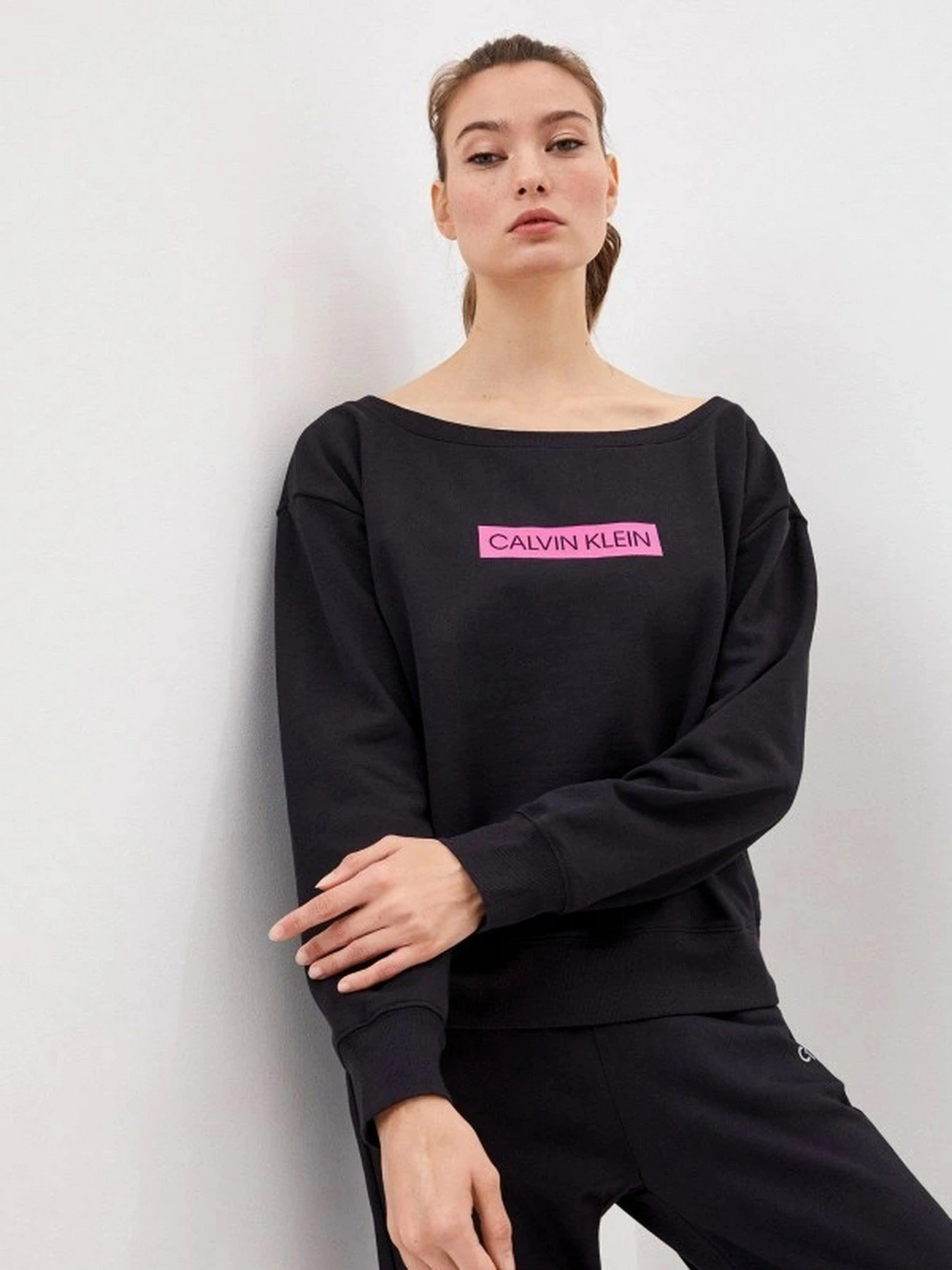 Худи и свитшоты Calvin Klein модель 00GWT0W328-007 Худи и свитшоты Calvin Klein модель 00GWT0W328-007 Фото