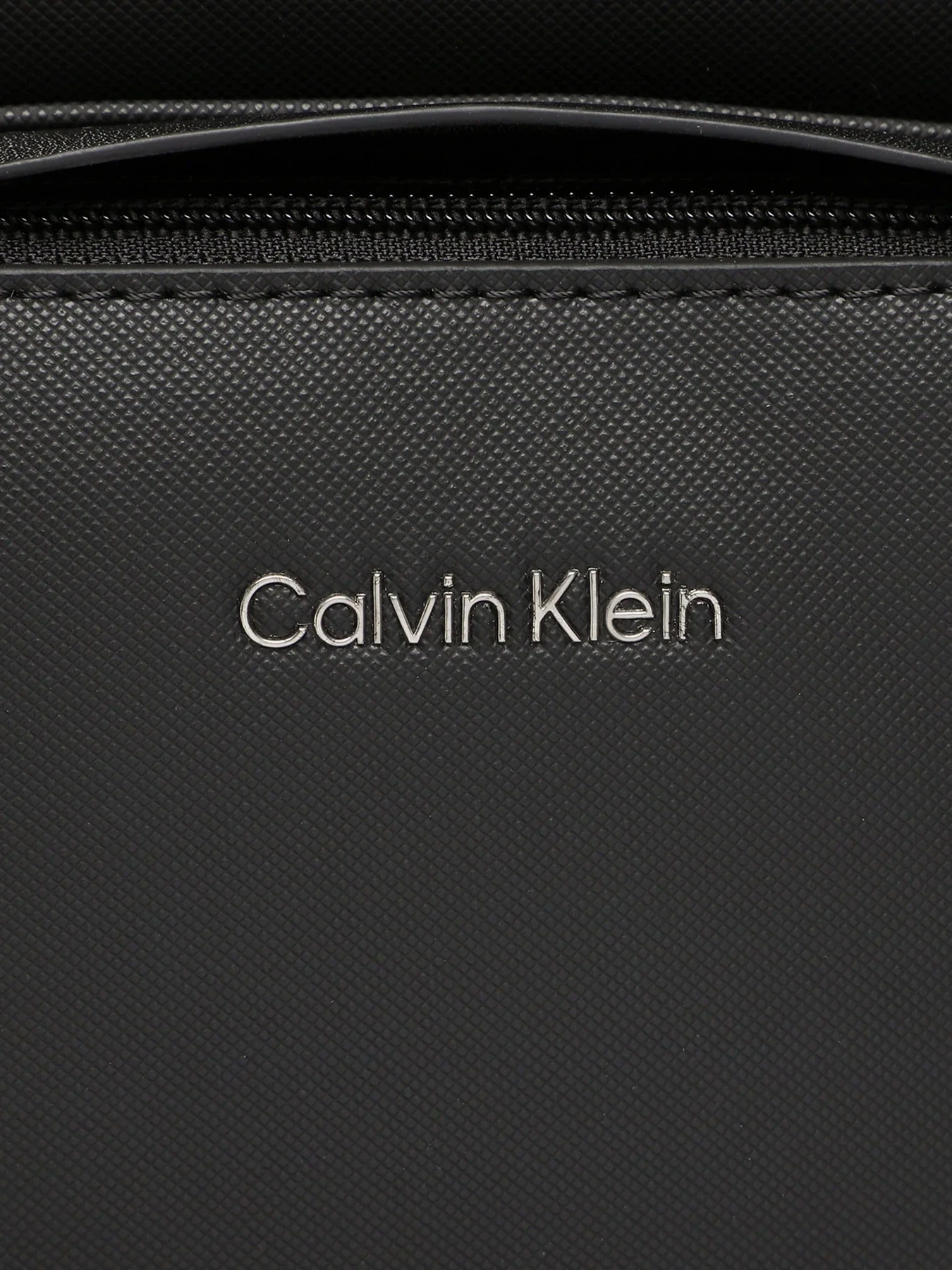 Сумки Calvin Klein Ck Must Pique Reporter S W/Pckt модель K50K510287-BAX Фото