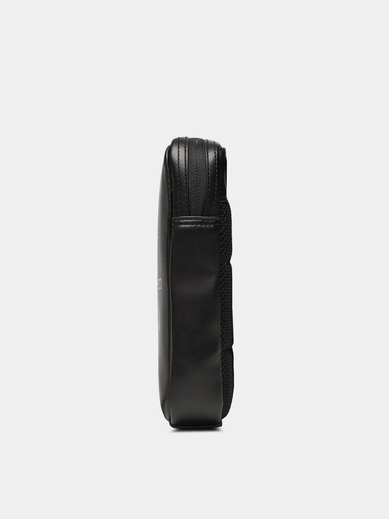 Сумки Calvin Klein Monogram Soft Reporter18 модель K50K510108-BDS Сумки Calvin Klein Monogram Soft Reporter18 модель K50K510108-BDS Фото