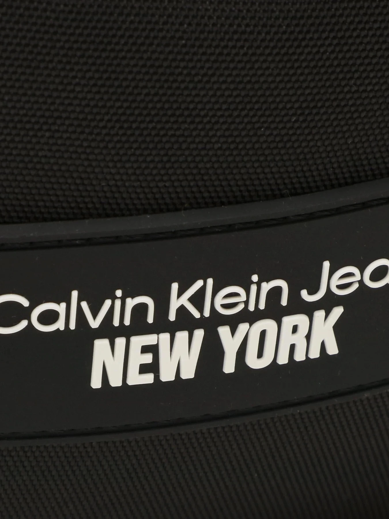 Сумки Calvin Klein Sport Essentials Waistbag38 Ny модель K50K510385-BDS Сумки Calvin Klein Sport Essentials Waistbag38 Ny модель K50K510385-BDS Фото