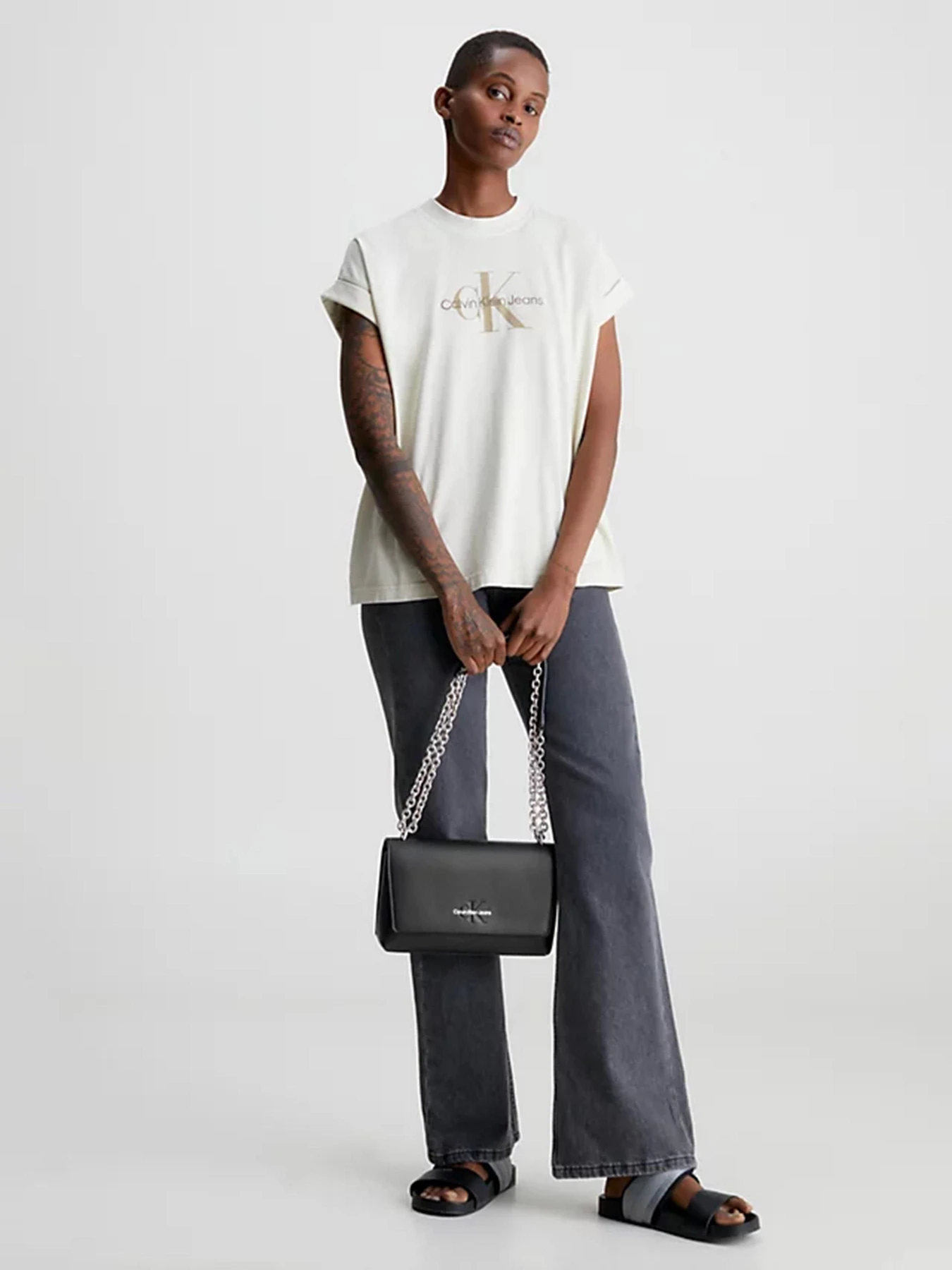 Сумки Calvin Klein модель K60K610562-BDS Сумки Calvin Klein модель K60K610562-BDS Фото