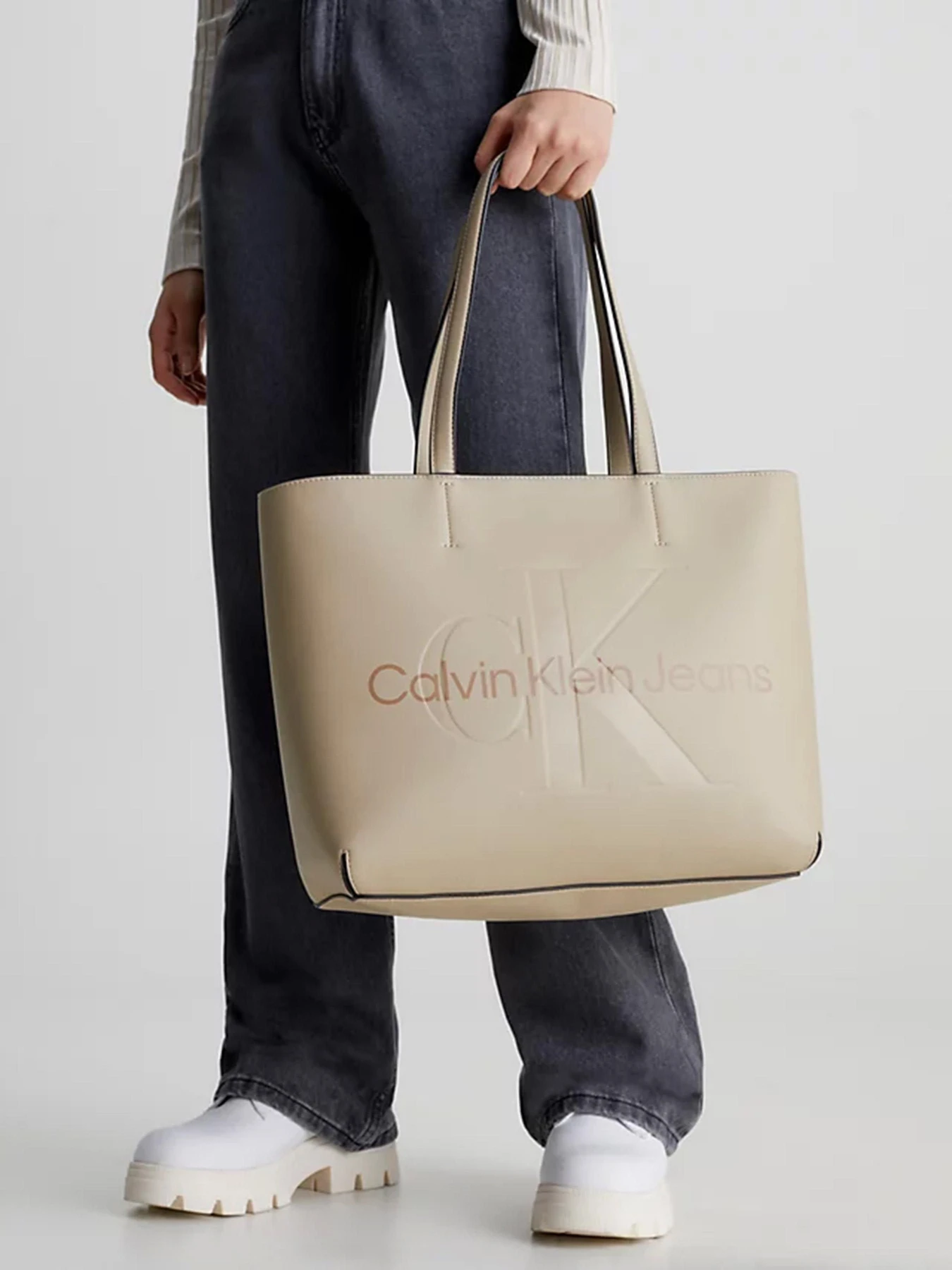 Сумки Calvin Klein модель K60K610276-PBC Сумки Calvin Klein модель K60K610276-PBC Фото