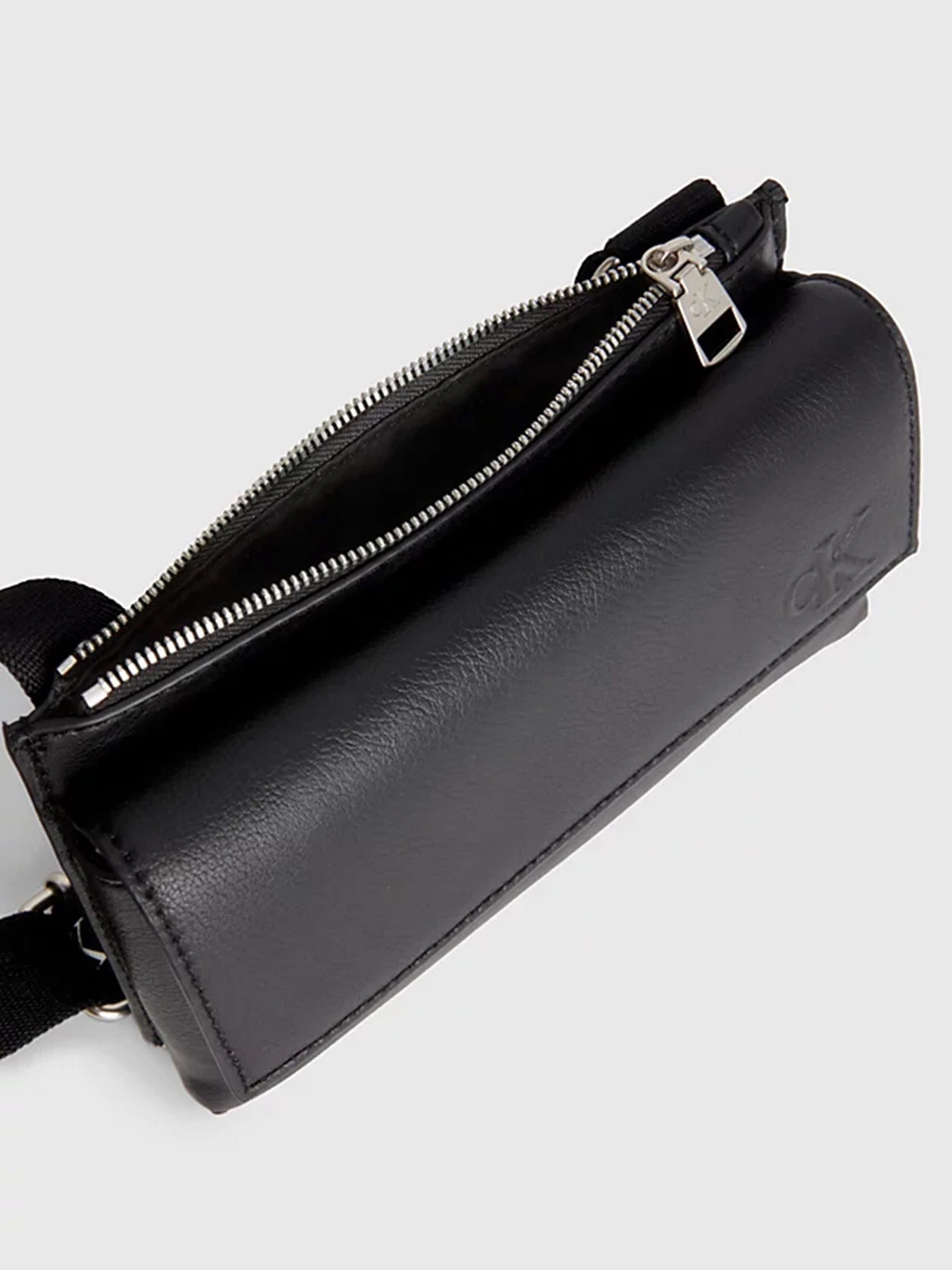 Аксессуары для смартфонов Calvin Klein модель K60K610707-BDS Аксессуары для смартфонов Calvin Klein модель K60K610707-BDS Фото