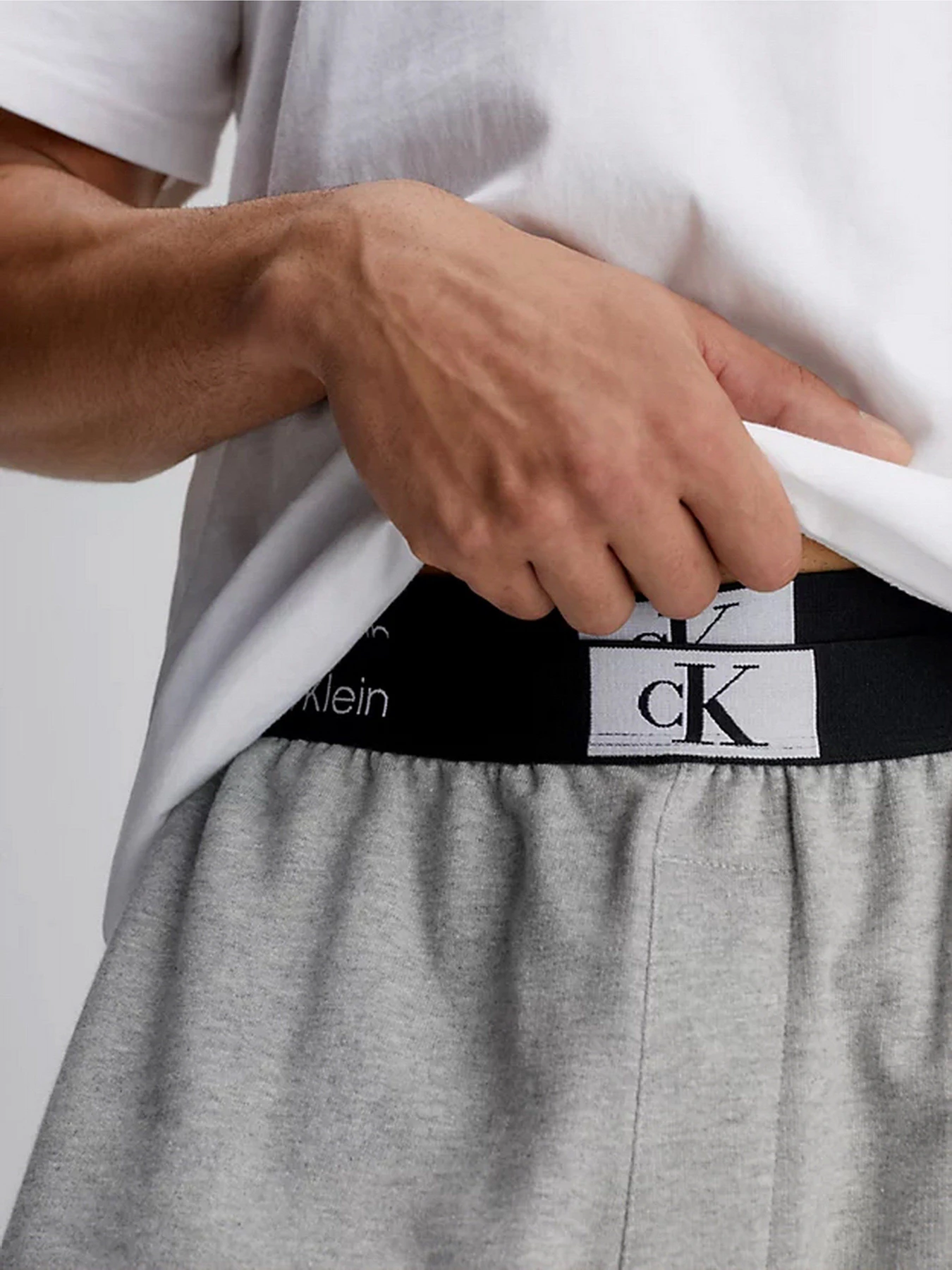 Штани Calvin Klein Underwear Jogger модель 000NM2393E-P7A Штани Calvin Klein Underwear Jogger модель 000NM2393E-P7A Фото
