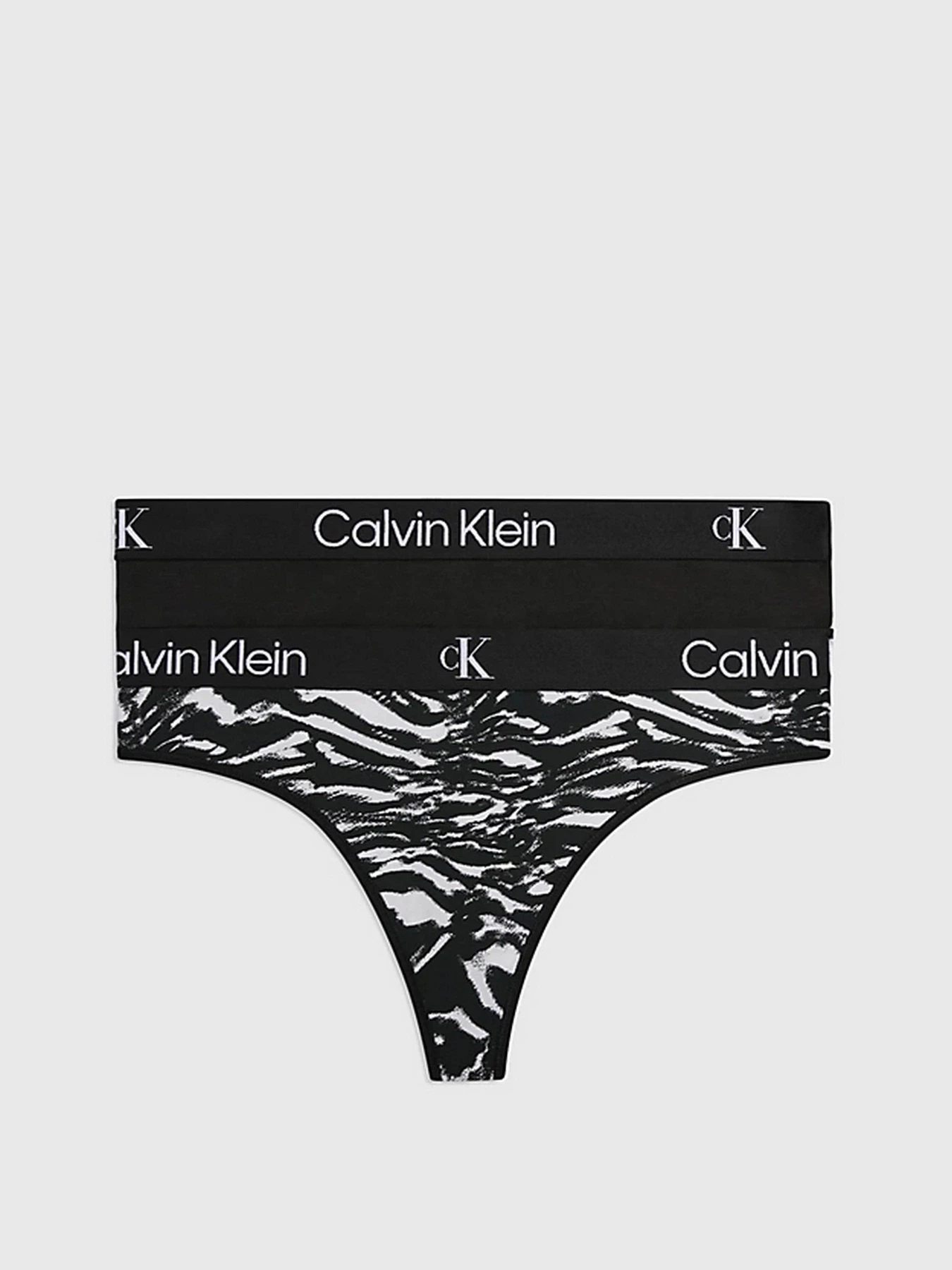 Нижнее белье Calvin Klein Underwear Modern Thong модель 000QD3990E-BIK Фото