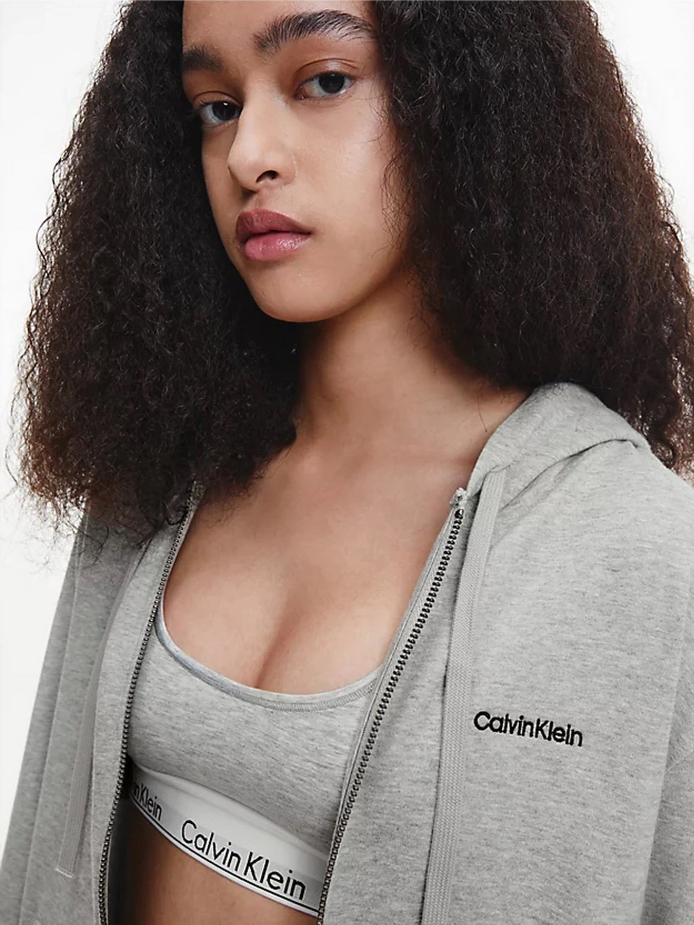 Худи и свитшоты Calvin Klein Underwear Full Zip Hoodie модель 000QS6869E-P7A Худи и свитшоты Calvin Klein Underwear Full Zip Hoodie модель 000QS6869E-P7A Фото