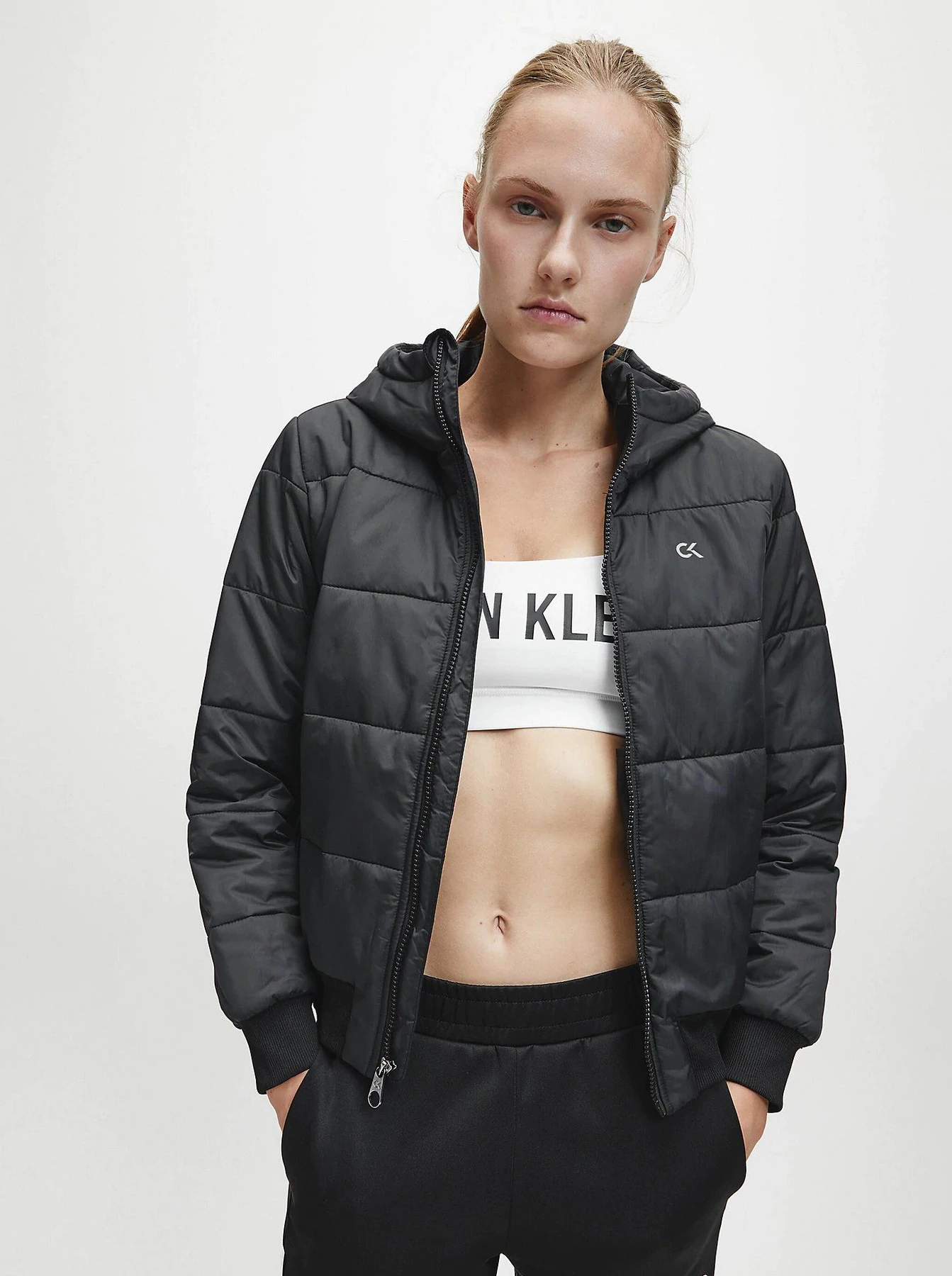 Куртки и дубленки Calvin Klein модель 00GWF0O554-010 Куртки и дубленки Calvin Klein модель 00GWF0O554-010 Фото